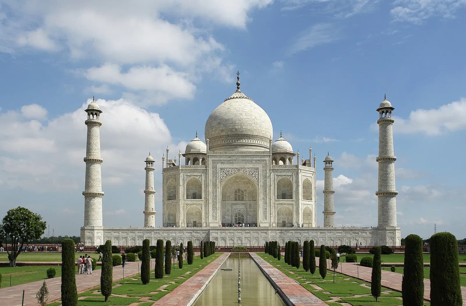 The white marble Taj Mahal above the Yamuna at Agra, Uttar Pradesh